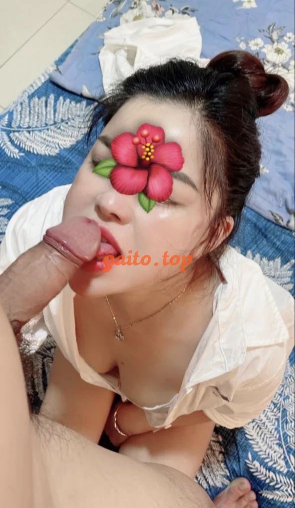 MẪN NHI BÍM KHÍT LÀM TÌNH CỰC SƯỚNG PHỤC VỤ CHU ĐÁO ĐẾN TỪNG CỌNG LÔNG TRYM